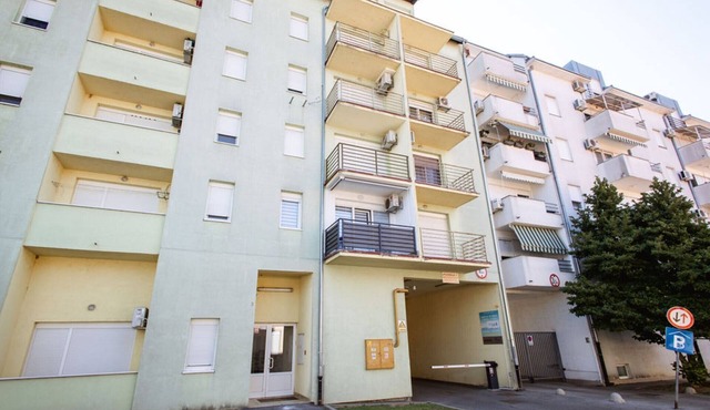 Stylish Apartments with Osijek - Standard Studio
