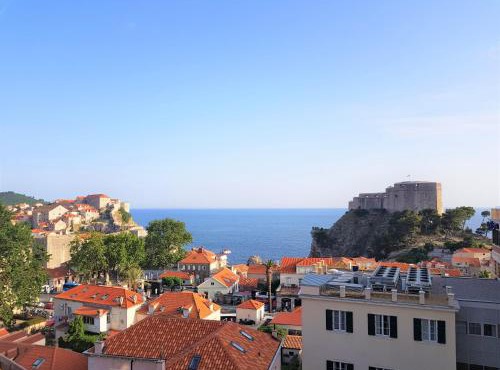 Summer-sea view apartment in Dubrovnik