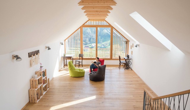 Sunlight house Toti breg. Place for gatherings in the vineyards of Svečina in Pesnica