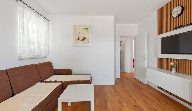 Superior apartment Tania 8
