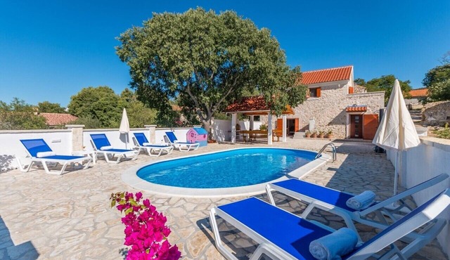 The Grandfathers courtyard villa with heated pool