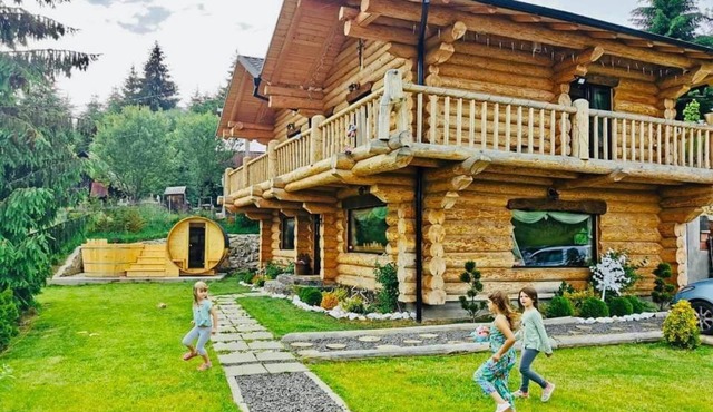 The Mountain's Sea Chalet in Bistrita Bargaului