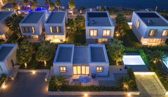 The Palms Resort 2BR Villa Dream Three with Pool