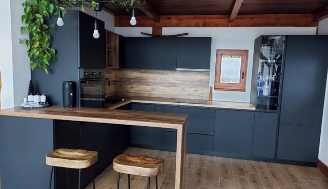 The Rest house is beautiful chalets with amazing view. in Sromlje