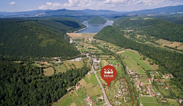 The VárLak turnkey house is a haven where you can relax. in Sub Cetate
