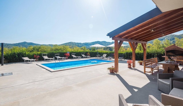 This charming holiday home is located in the small village of Slavcici near Pazin.