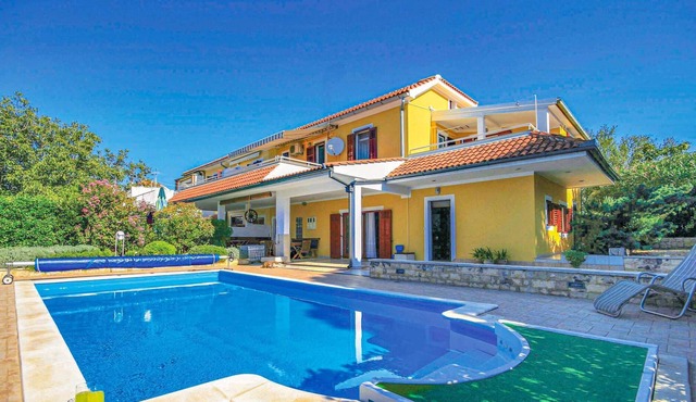 This comfortable semi-detached house with pool is located in the village of Dubrava, near the popula in Dubrava
