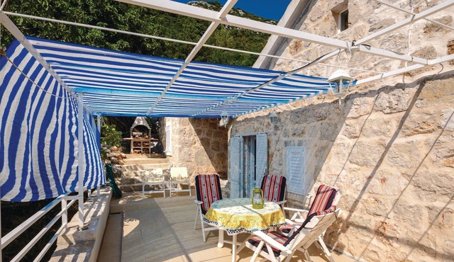 This lovely vacation home is an ideal place to experience a relaxing vacation in a Mediterranean atm