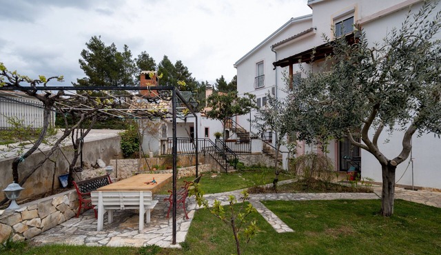 Three bedroom apartment with terrace and sea view Posedarje, Novigrad (A-21123-b)