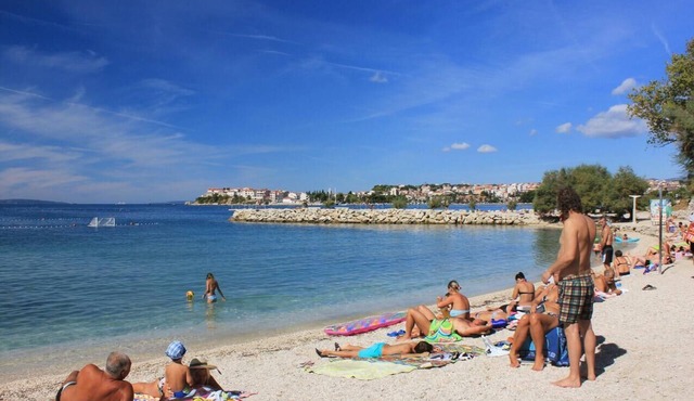 Three bedroom apartment with balcony Podstrana, Split (A-10301-a)