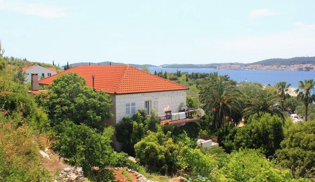 Three bedroom apartment near beach Kučište - Perna, Pelješac (A-4539-a)