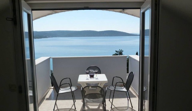 Three bedroom apartment with terrace and sea view Sevid, Trogir (A-6024-a)