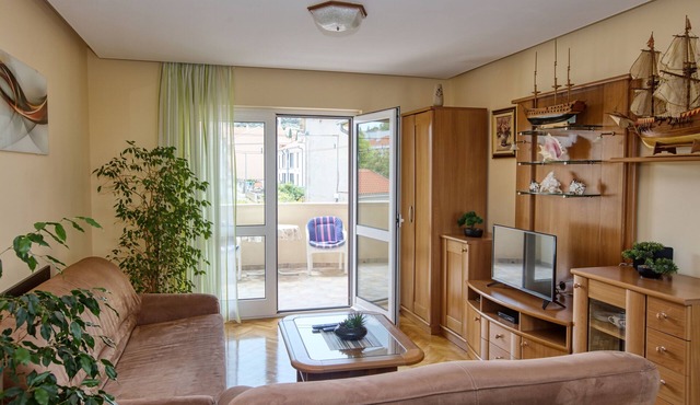 Three bedroom apartment with terrace and sea view Murter (A-5088-e)