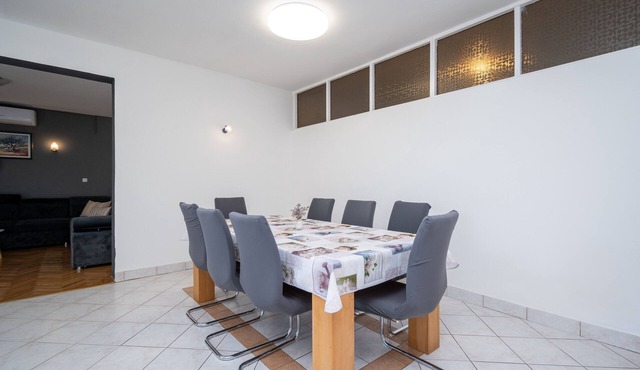 Three bedroom apartment with a swimming pool Ljubač, Zadar (A-5831-a)