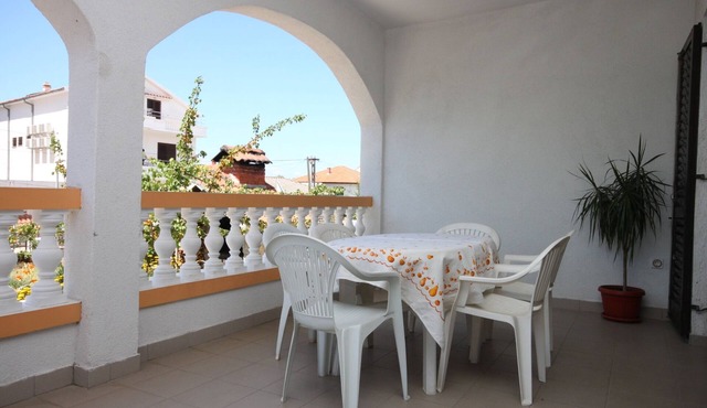 Three bedroom apartment with terrace Vodice (A-6452-a)