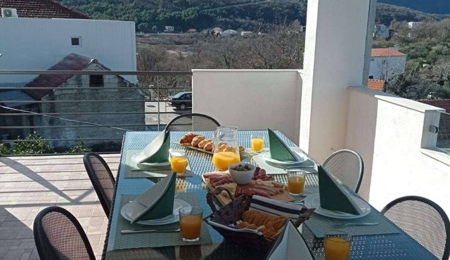 Three bedroom apartment with terrace Slime, Omiš (A-22826-a)