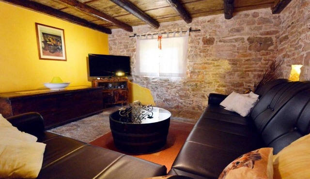 Three Bedroom Holiday Home with Private Pool in Vodnjan