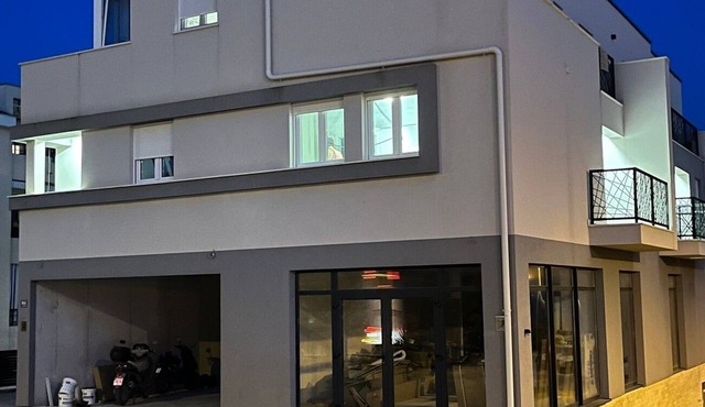 Three bedroom apartment with balcony Kaštel Štafilić, Kaštela (A-22533-d)