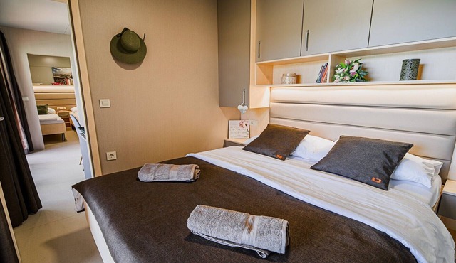 Three Bedroom Mobile Home in Catez ob Savi