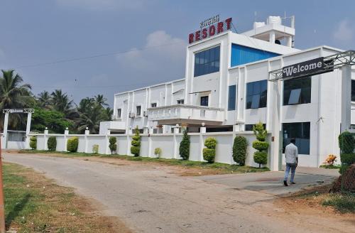 Tie river side resort in Seringapatam