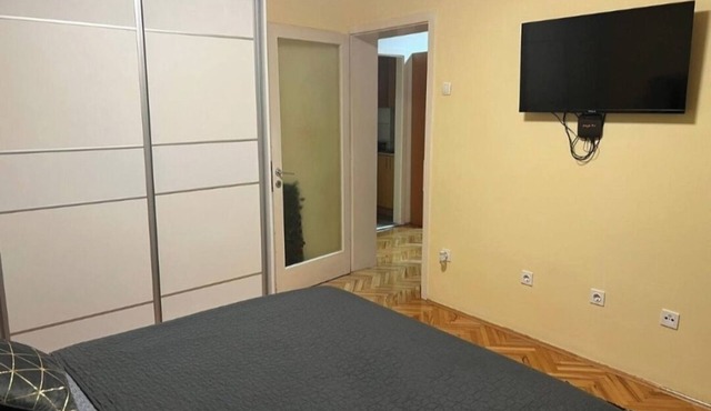 TOP lokacija! 5 minuta od centra. Dvosoban apartman + parking uključen in Tuzla Grad