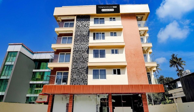 Townhouse Oak Cochin International Airport in Kochi