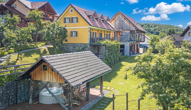 Traditional House Kal Garden & Jacuzzi, Semič, Slovenia in Semič