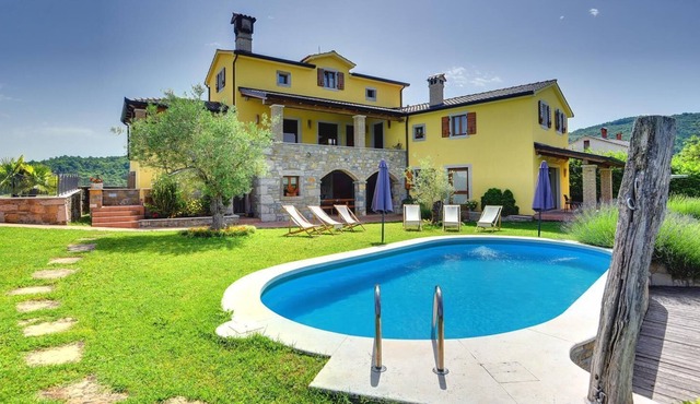 Traditional Istrian villa with private pool, trampoline