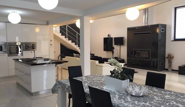 Tranquil 3-bedroom house with AC in charming Alba Iulia in Alba Iulia