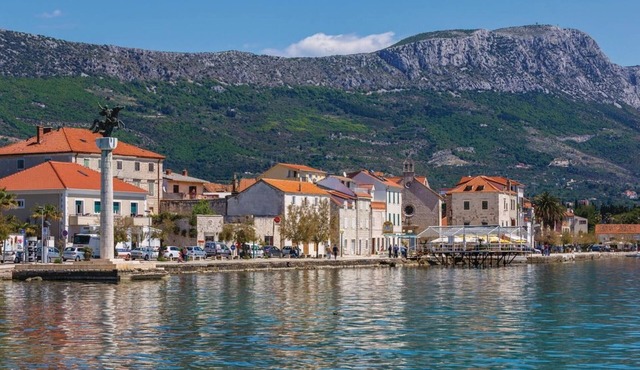 Tranquil and Stylish Apartment Kastel Novi - Studio Apartment with Garden