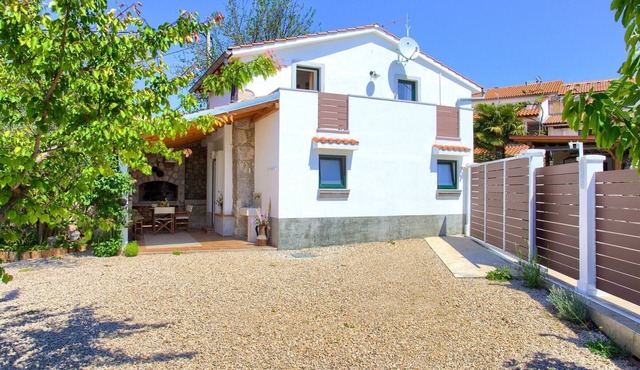 Tranquil Getaway Polje Villa with Pool