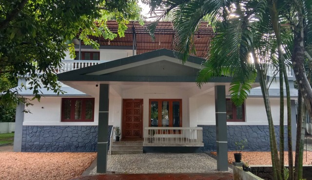 Tranquil Villa by River Peaceful stay by Homeyhuts in Hyderabad