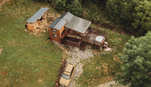 Transylvanian Tiny House Apuseni Mountains. in Horea