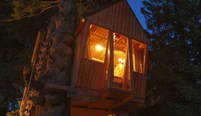 Tree house close to Chalet Slovenia Alps in Cerklje na Gorenjskem