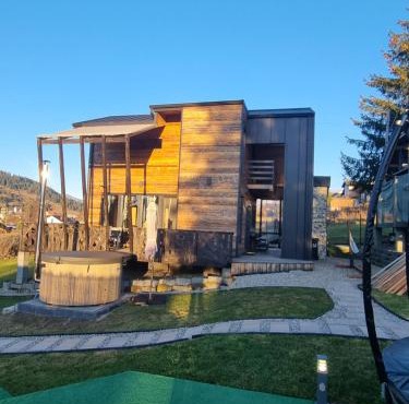 Trifoi Chalet in Cozanesti