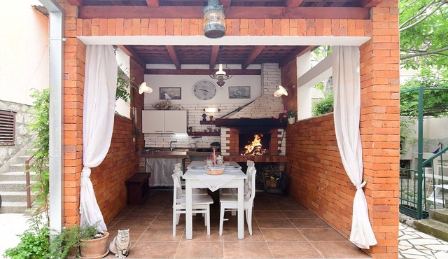 Turrium Heritage Apartment Seaside With Patio and Barbecue