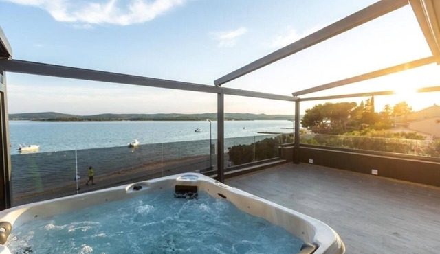 Two bedroom apartment with a swimming pool by the beach Sveti Filip i Jakov, Biograd (A-25471-e)