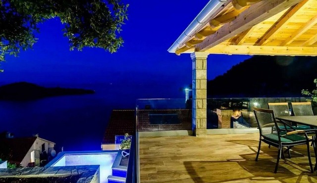 Two bedroom apartment with a swimming pool by the beach Sobra, Mljet (A-22926-a)