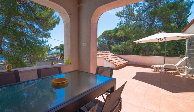 Two bedroom apartment with terrace Veli Lošinj, Lošinj (A-19700-b)