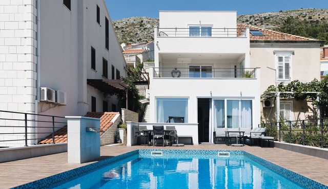 Two Bedroom Apartment with Sea View in Dubrovnik