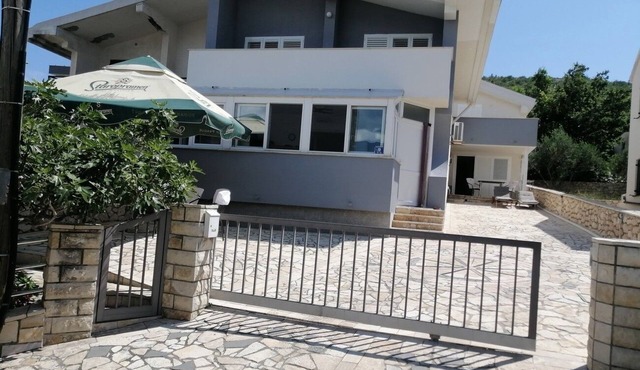 Two bedroom apartment with balcony and sea view Vinjerac, Zadar (A-22585-a)