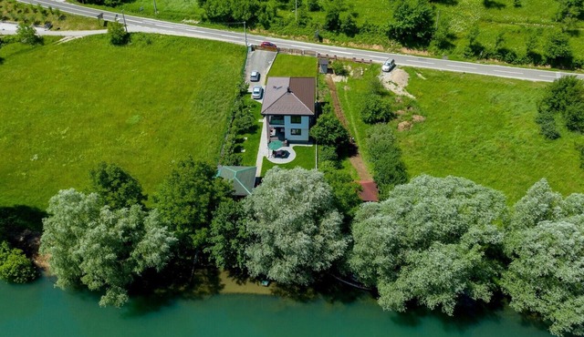 Two-Bedroom Apartment in Bihać
