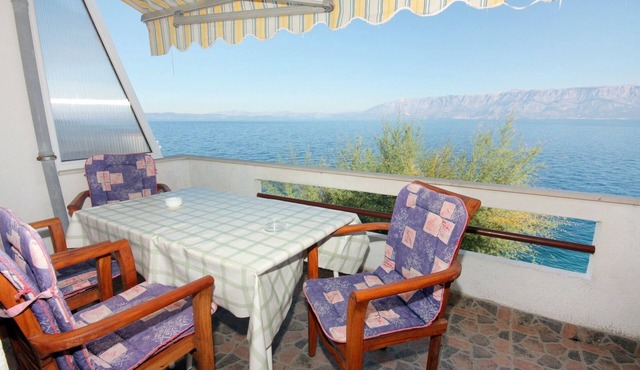Two bedroom apartment near beach Cove Solotiša, Hvar (A-5610-d)