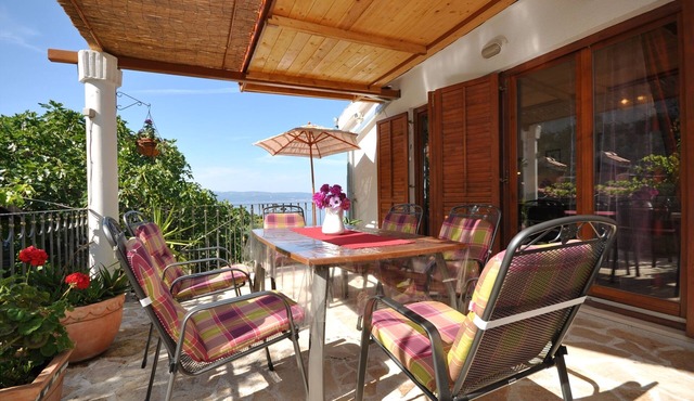 Two bedroom apartment with terrace and sea view Sumpetar, Omiš (A-7550-b)