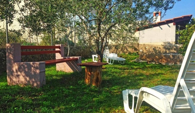 Two bedroom apartment with terrace Lukoran, Ugljan (A-20387-b)