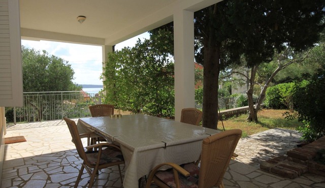 Two bedroom apartment with terrace Nerezine, Lošinj (A-2518-b)