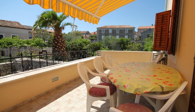 Two bedroom apartment with terrace Osor, Lošinj (A-8088-b)