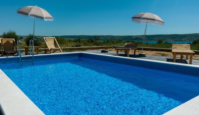 Two bedroom apartment with a swimming pool Rtina - Stošići, Zadar (A-21450-b)