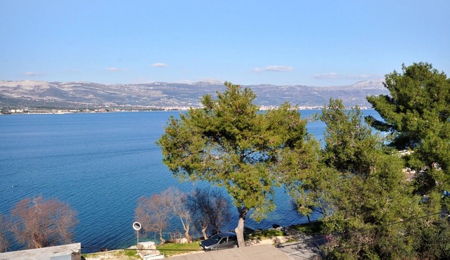 Two bedroom apartment near beach Arbanija, Čiovo (A-1085-b)