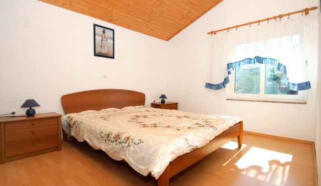 Two bedroom apartment near beach Kali, Ugljan (A-837-a)